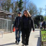 Un enfant et Margaux en technique de guide