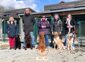 Photo de groupe de personnes déficientes visuelles lors de la Journée de la Perf à Buc.